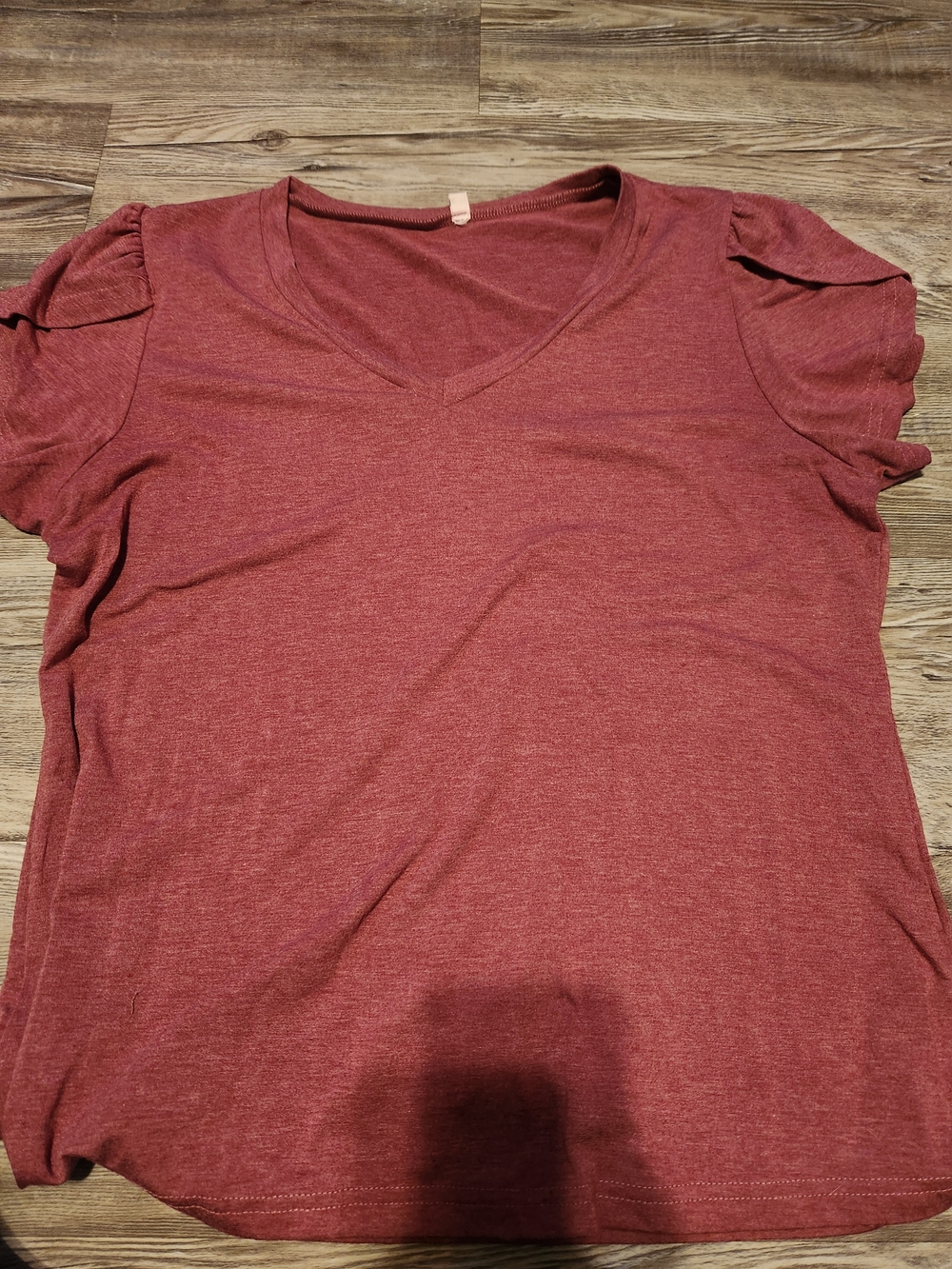 Women's V-Neck Short Sleeve Top - Heathered Maroon